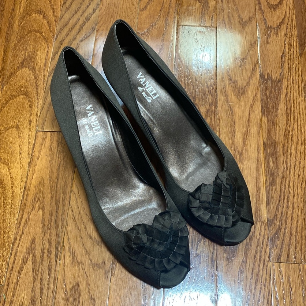 Women’s Vaneli Di Notte Brown Formal Shoes Heels Size 10.5 Satin Gorgeous
